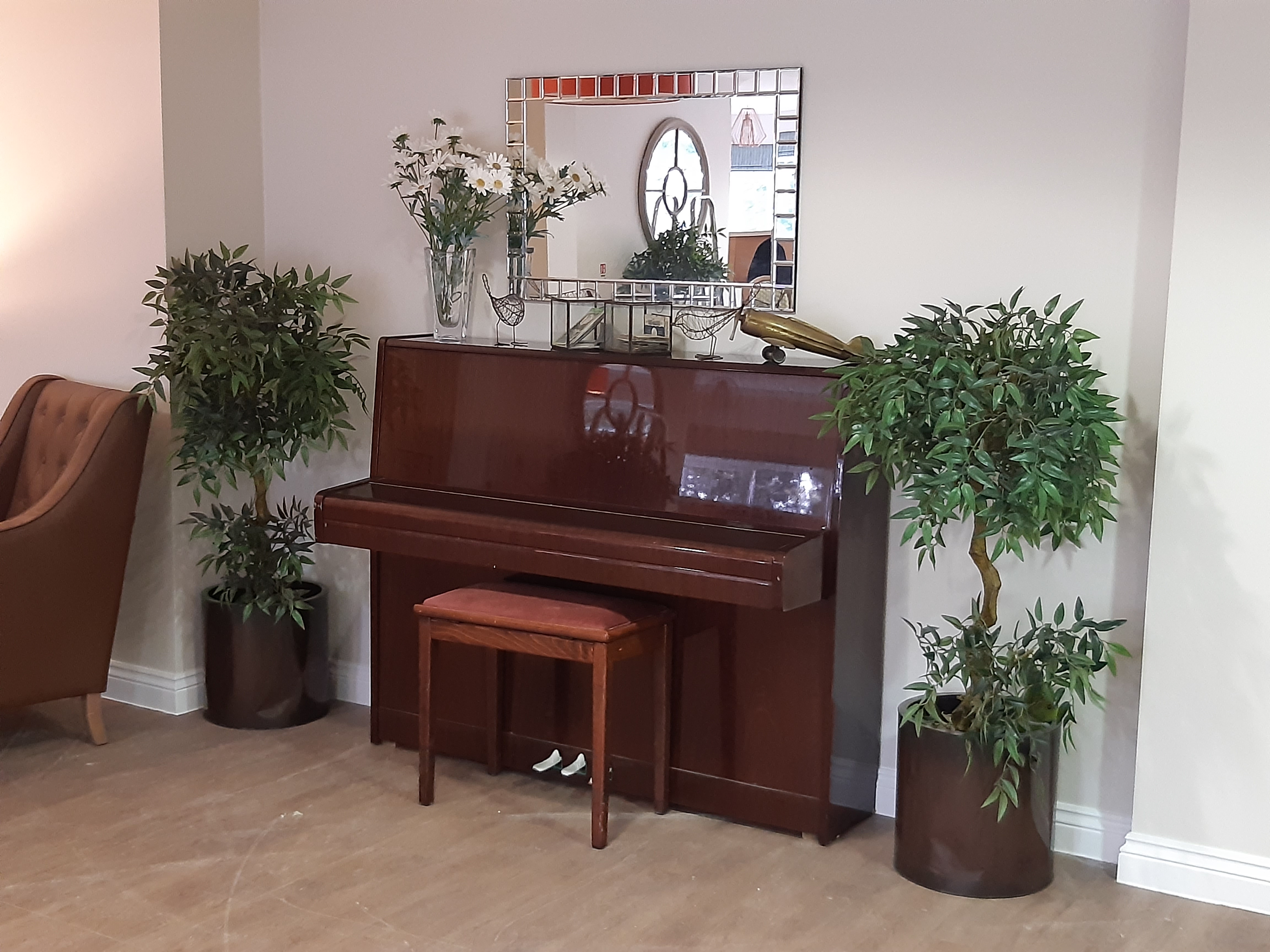 piano in Avonbourne's coffee shop