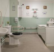 Farnham Common House bathroom