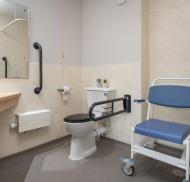 Fremantle Court bathroom