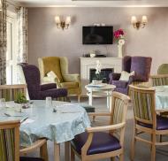 Small lounge diners
