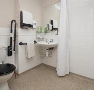 Icknield Court bathroom