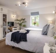 Edwardstow Court Bedroom Suite