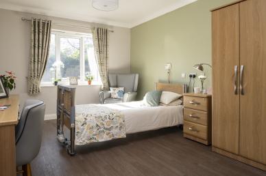 Farnham Common House bedroom