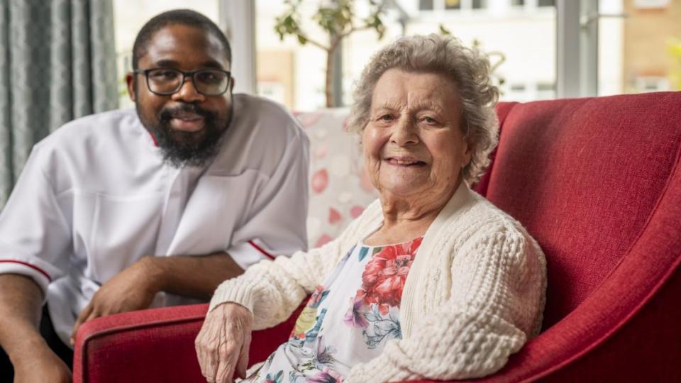 What is a nursing home care plan and why is it important?