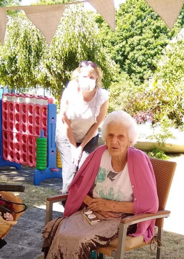 Lisa was able to visit her mum who lives in Hartsholme House at the weekend now we can facilitate visits by appointment.