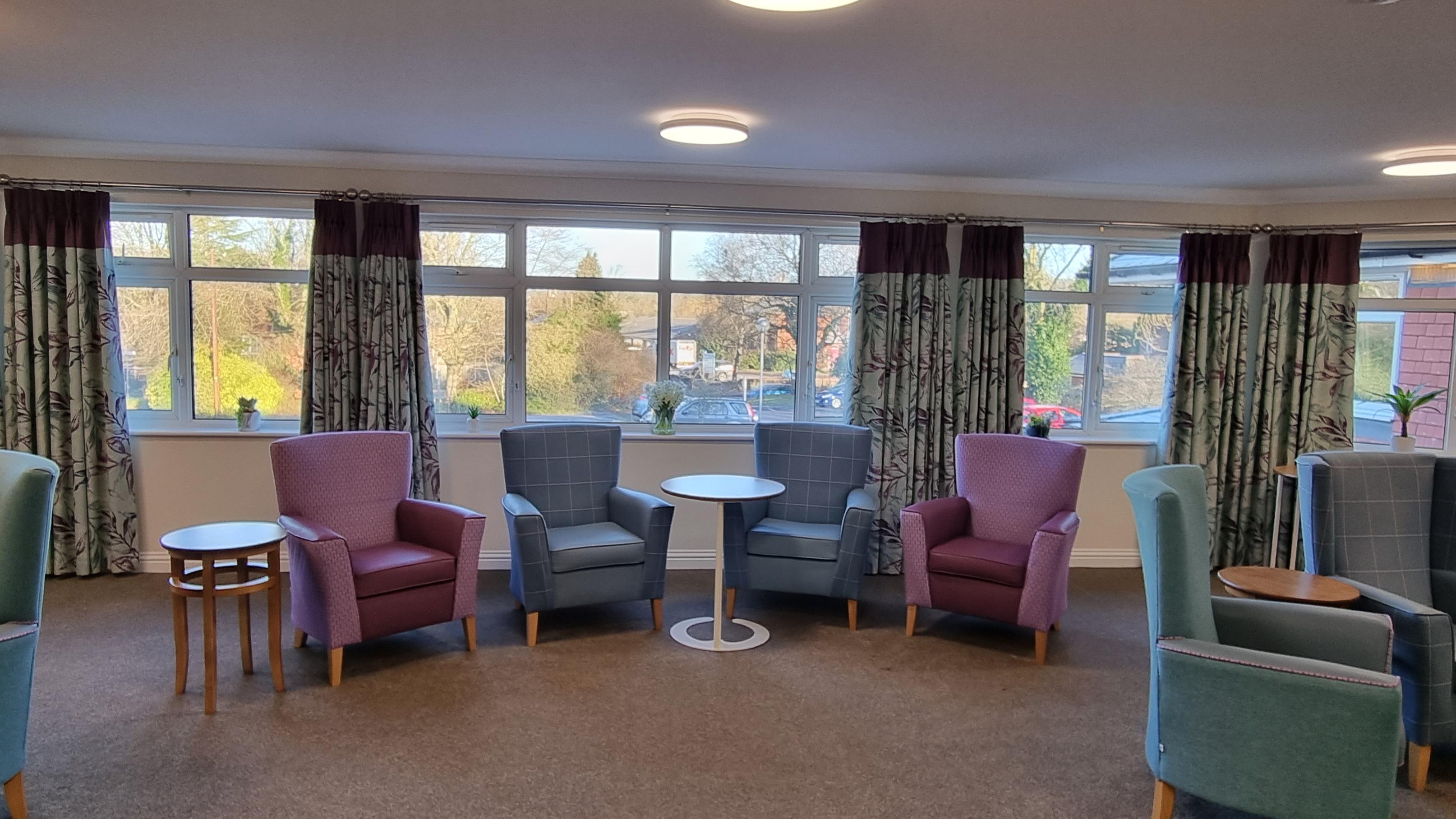 New lounge at Coombe End Court