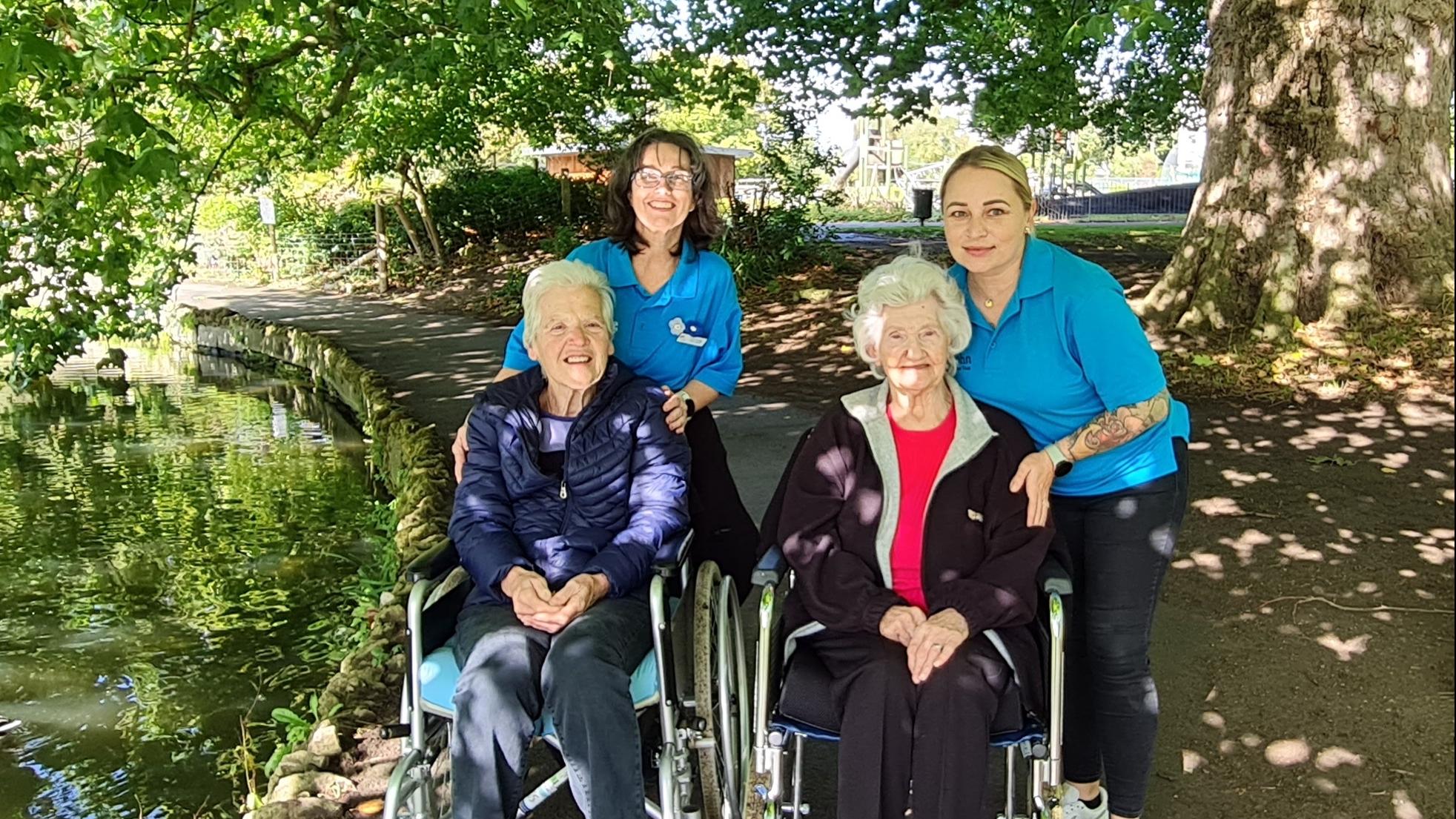 Windsor Street Residents on a visit to the park with ACs Charo and Bea