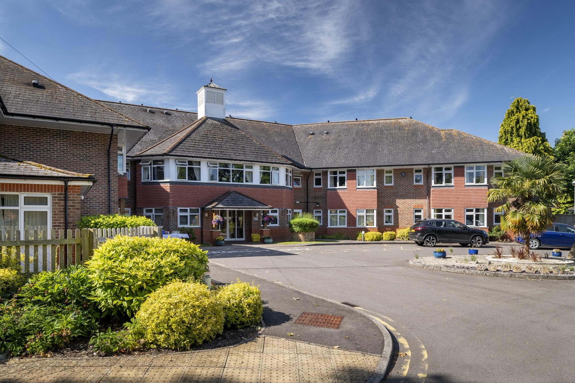 Coombe End Court