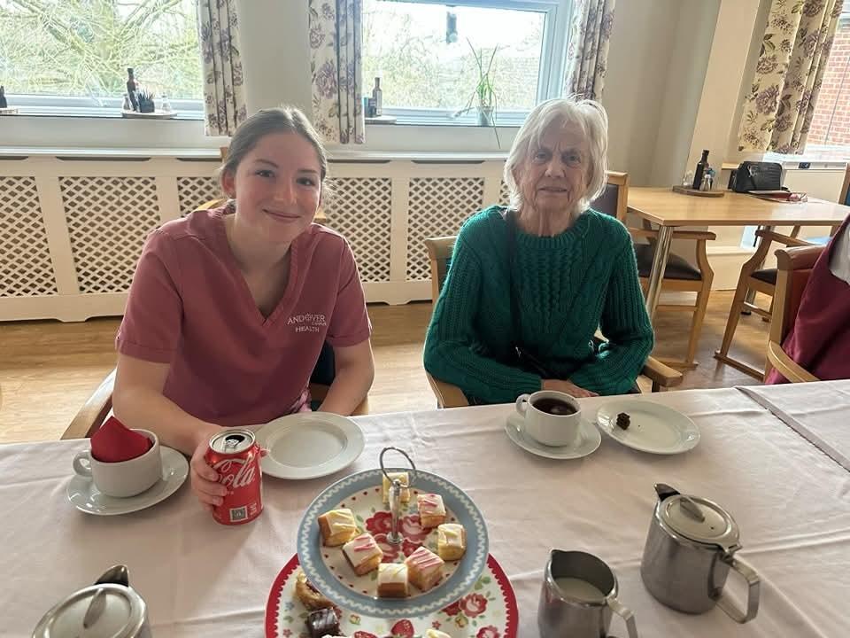 Bemerton Lodge Celebrates Former Student Placement