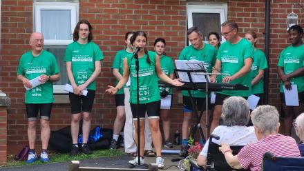 Armonico Consort choir performs at Chestnut Court