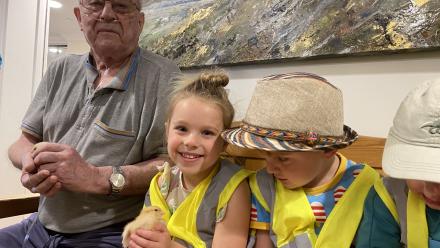 Malcolm, Nylah, Jasper and Jaxon meet newly hatched chicks