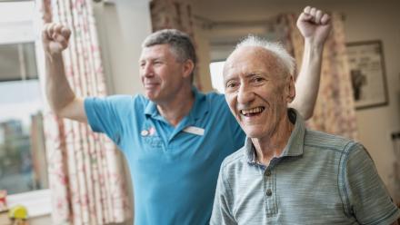 10 ways to calm an agitated dementia patient