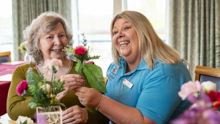 Take a day of relaxation: benefits of day centres and day care services