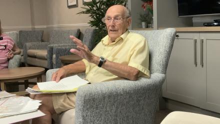 Gordon hosts poetry afternoon with fellow residents at The Meadows